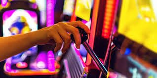 Live baccarat dealing table visible on becekwin login mobile screen with betting interface